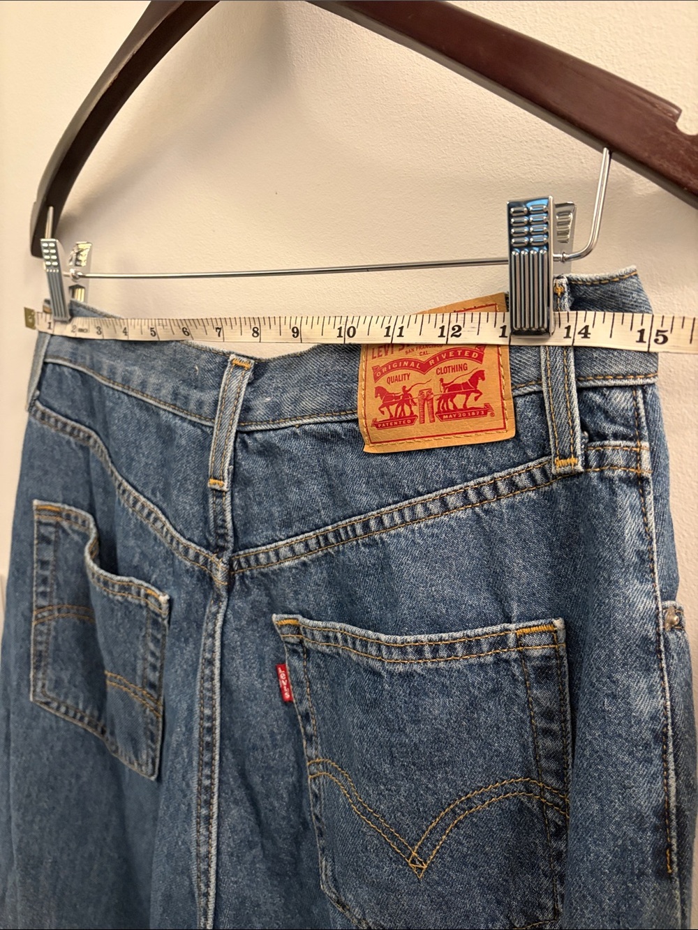 Levi's Women's Straight Leg Jeans in Classic Blue - Picture 4 of 7